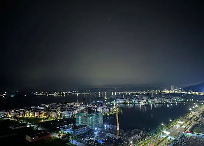 23f Icon40 Signature Corner Lo Goc 2pn View Vinh Bay, Ho Nhac Nuoc Halo Bay Show & Marina Hill *