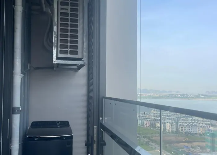 Apartment 23f Icon40 Signature Corner Lo Goc 2pn View Vinh Bay, Ho Nhac Nuoc Halo Bay Show & Marina Hill Ha Long
