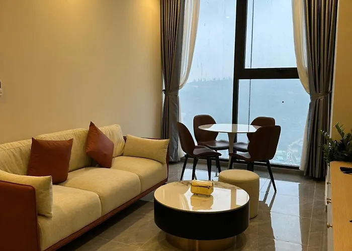 23f Icon40 Signature Corner Lo Goc 2pn View Vinh Bay, Ho Nhac Nuoc Halo Bay Show & Marina Hill Apartment