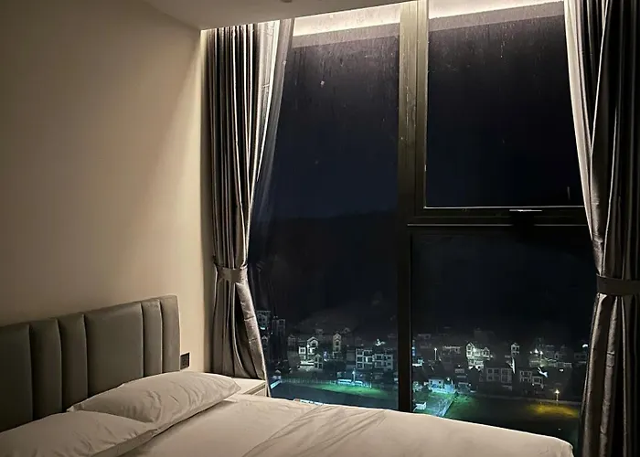 23f Icon40 Signature Corner Lo Goc 2pn View Vinh Bay, Ho Nhac Nuoc Halo Bay Show & Marina Hill Apartment Ha Long
